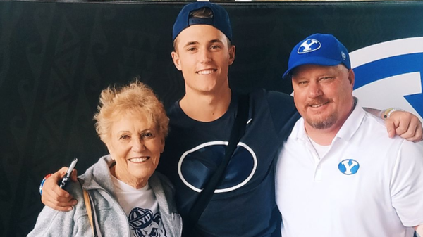 Zayne Anderson with parents