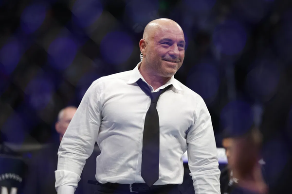 MMA: UFC 278- Albazi vs Figueiredo, Aug 20, 2022 Salt Lake City, Utah, USA Joe Rogan after the fight between Amir Albazi red gloves and Francisco Figueiredo blue gloves during UFC 278 at Vivint Arena. Mandatory Credit: Jeffrey Swinger-USA TODAY Sports, 20.08.2022 17:42:50, 18903440, NPStrans, Joe Rogan, MMA PUBLICATIONxINxGERxSUIxAUTxONLY Copyright: xJeffreyxSwingerx 18903440