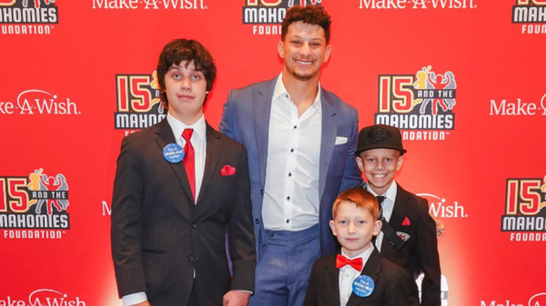 Patrick Mahomes with children