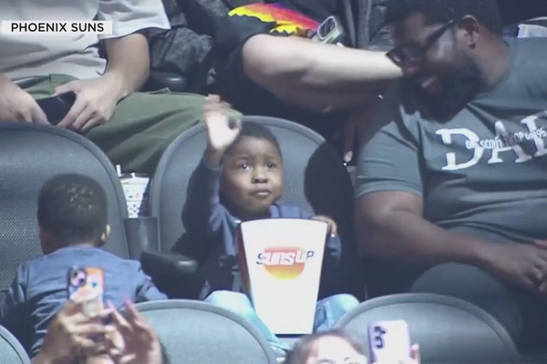 Phoenix fan pop corn kid Sterling
