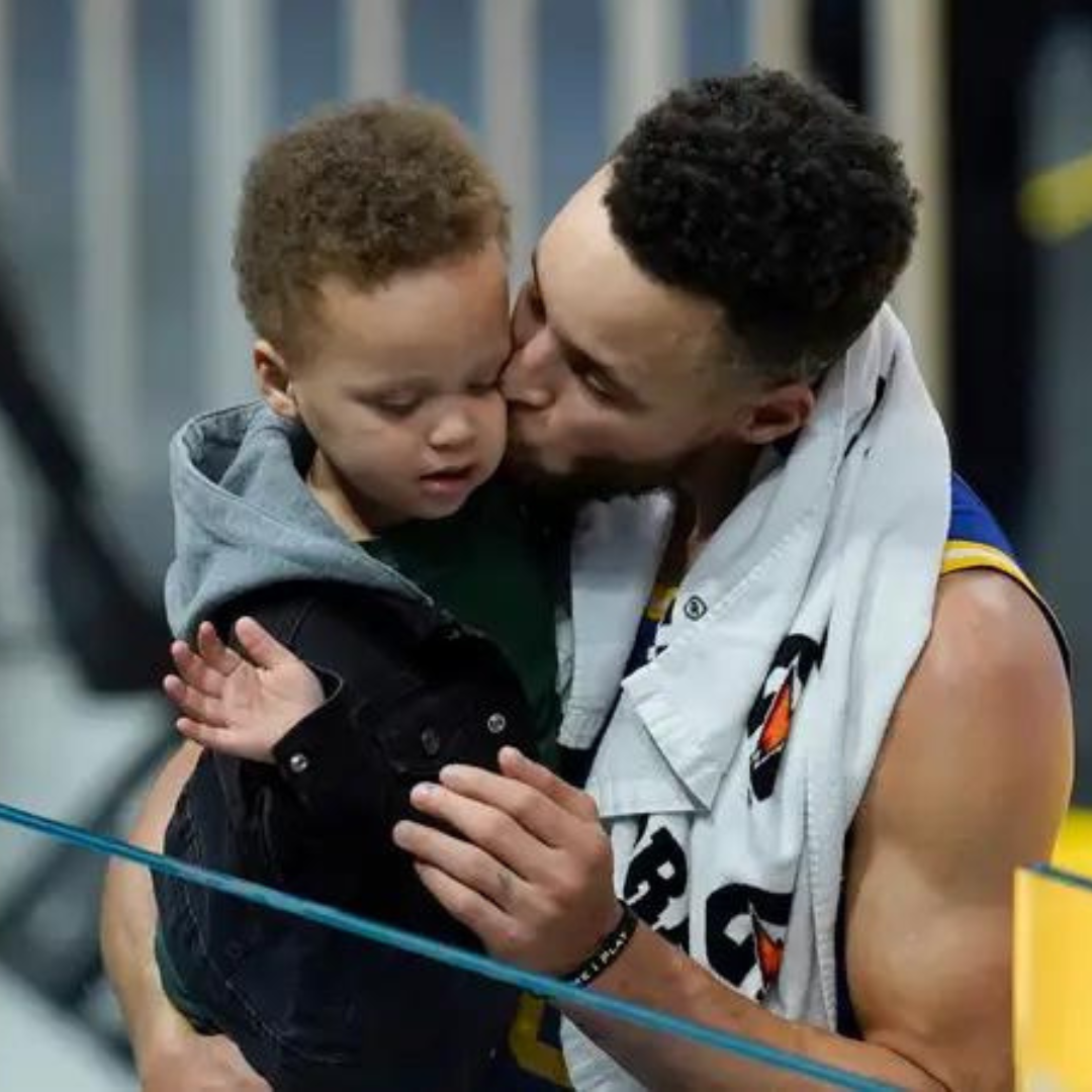 Lucky A** Kid': Stephen Curry's 3 Year Old Son Leaves Fans Going Head Over  Heels With His Adorable Pass to Klay Thompson - EssentiallySports