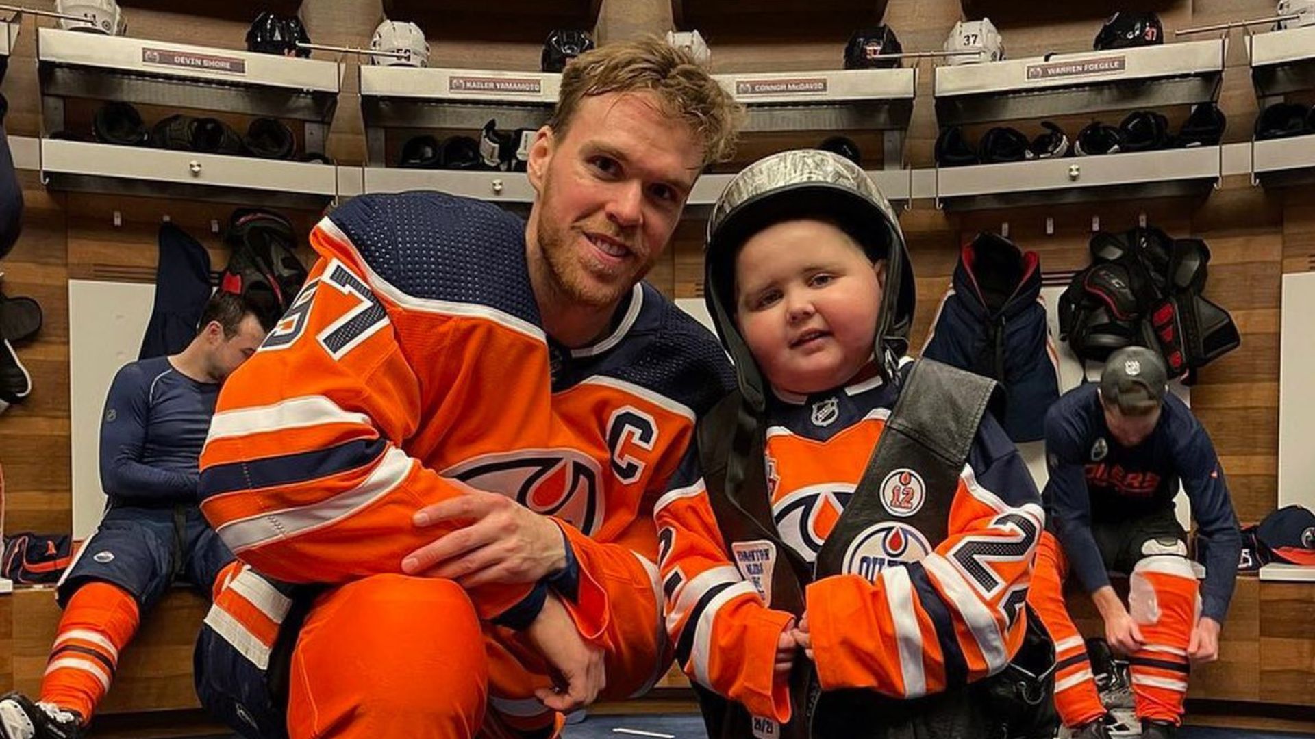 NHL Star Connor McDavid Pays A Heartfelt Tribute To Oilers Superfan Ben NHL Star Connor McDavid Pays A Heartfelt Tribute To Oilers Superfan Ben