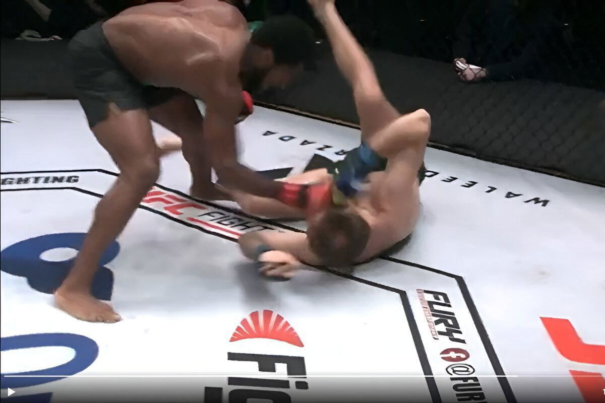 “Ref Wanted Him Dead”: Calls Mount to Ban MMA Referee for Late Stoppage After Bodyslam KO