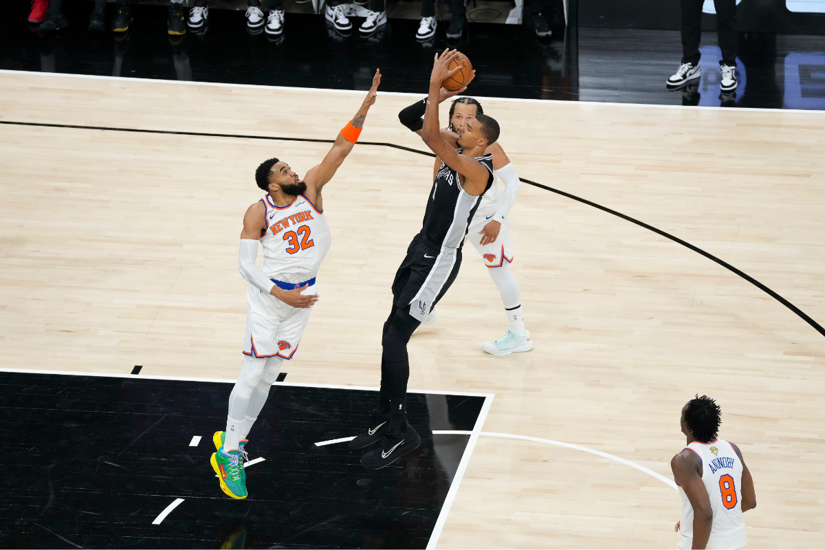 Victor Wembanyama against Karl-Anthony Towns