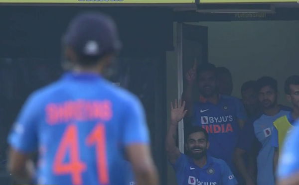 Virat Kohli reacting to Shreyas Iyer&#8217;s premature celebration