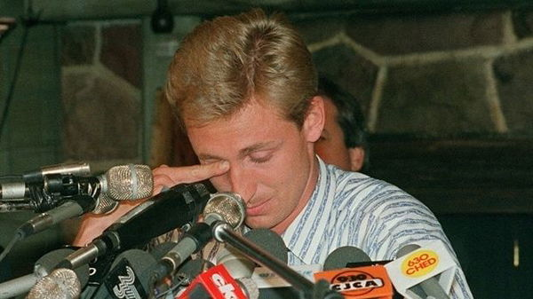 Wayne Gretzky returns to Oilers in executive role - SI Kids: Sports News  for Kids, Kids Games and More