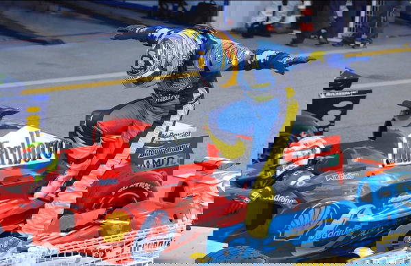 Inside Fernando Alonso's Wierd Celebrations at Renault F1