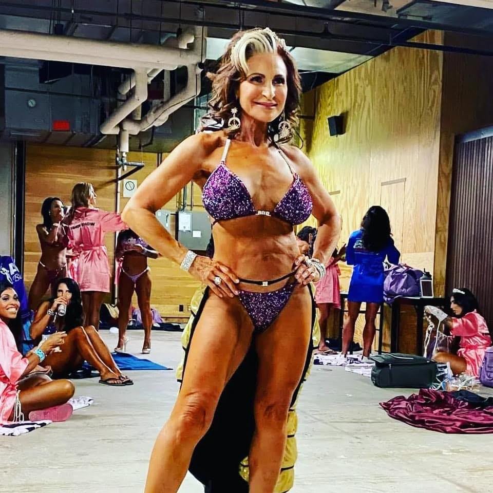 70 Year Old Ripped Women Kills An Upper Body Workout In Gym Blue And 