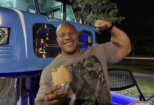 Phil Heath eating