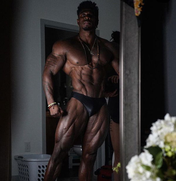 bodybuilding:Kyron Holden