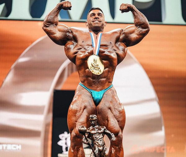 Derek Lunsford's Sculpted 8 Pack Abs Compel Fans to Admire Him Despite  Initial Skepticism About His Mr. Olympia Victory: “And People Say You  Didn't Deserve” - EssentiallySports