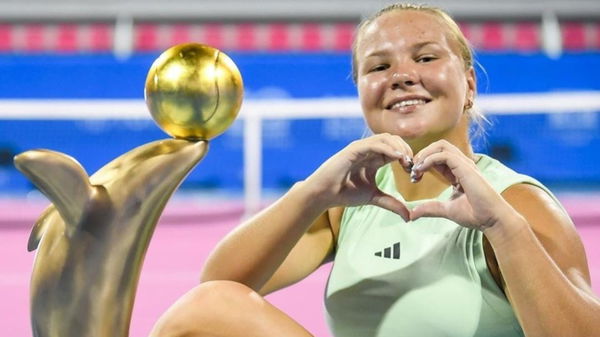 Heartwarming Scenes From WTA Hua Hin as Teenage Star Rushes to