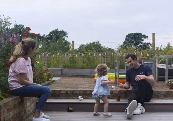 Andy Murray with daughter