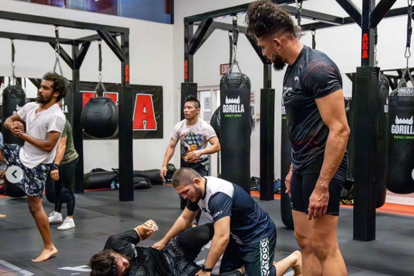 Johnny Walker training with Khabib Nurmagomedov