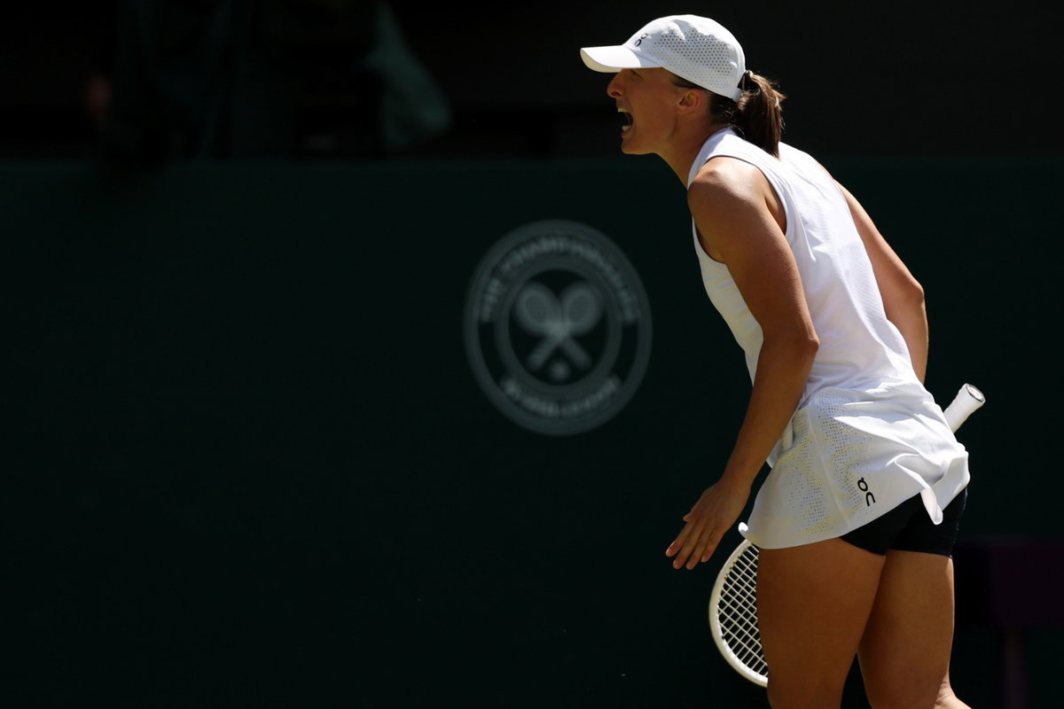 Iga Swiatek Corrects Reporter’s ‘Too Philosophical’ Reading of Her Wimbledon Performance