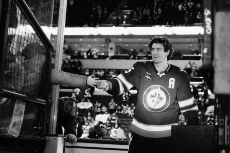 “Gutted for Him”: Winnipeg Supports Jets’ Mark Scheifele’s Decision to Play Game 6 After Losing Father