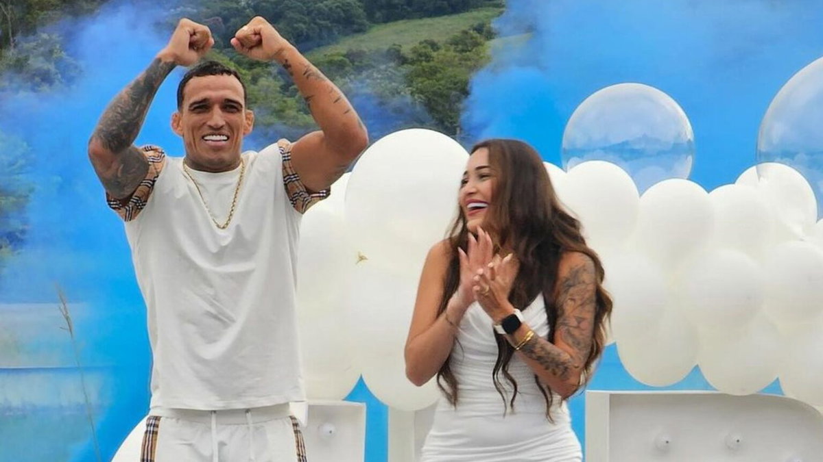 Charles Oliveira's Girlfriend Vitoria Brum Sends Partner a 2 Word Message  After Baby's Gender Reveal - EssentiallySports