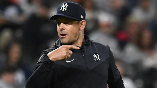 Yankees manager Aaron Boone sticking with slumping Josh Donaldson