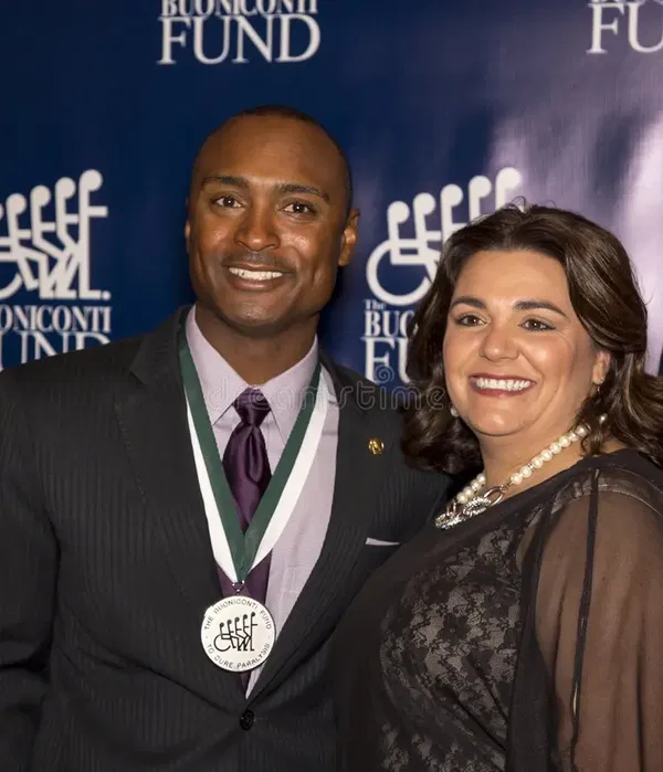 antron-brown-billie-jo-brown-american-drag-racer-wife-arrive-red-carpet-th-annual-great-sports-legends-dinner-34070519