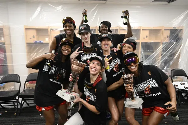 caitlin-clark-locker-room-celebration