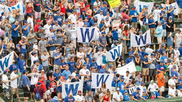 chicago-cubs-fans-fly-the-w_1200xx1280-720-0-67