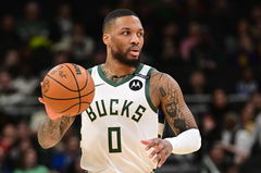 NBA: Los Angeles Lakers at Milwaukee Bucks