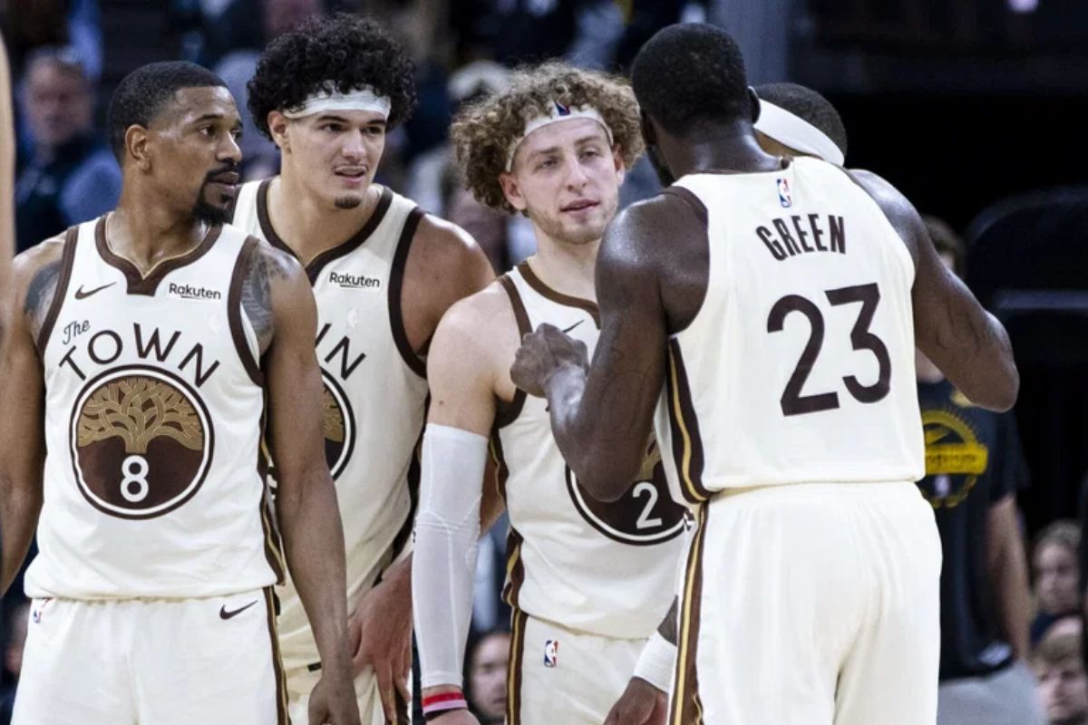 Draymond Green Rallies Warriors With Team Bonding Gesture Ahead of Clippers Play-In Eliminator