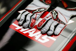 Biometric Gloves for 2018 F1 Season