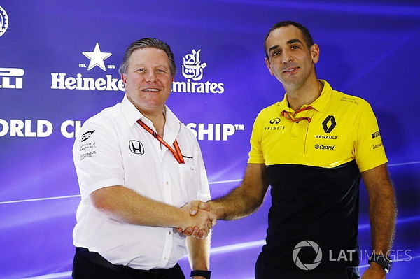 f1-singapore-gp-2017-zak-brown-executive-director-mclaren-technology-group-shakes-hands-wi-5568809