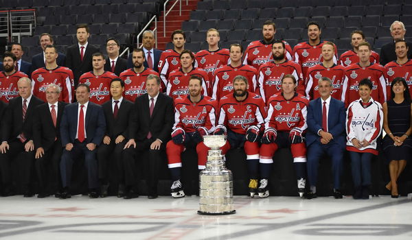 file-washington-capitals-stanley-cup-team-photo-2018