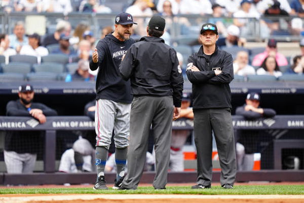 Twins manager erupts at umpires after controversial ruling