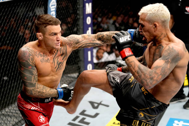 https://sportsandworld.com/dustin-poirier-gives-out-a-bold-prediction-on-charles-oliveira-s-fight-against-beneil-dariush-at-ufc-289.html