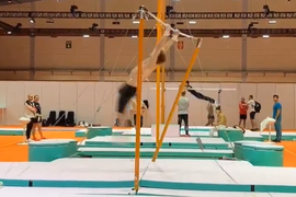 Gabriel Eicchorn in World Gymnastics Championships mishap