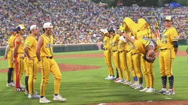 images_ImagnImages_mmsport_savannah_bananas_on_si_01k0yys2d3sj0mvjrvfk