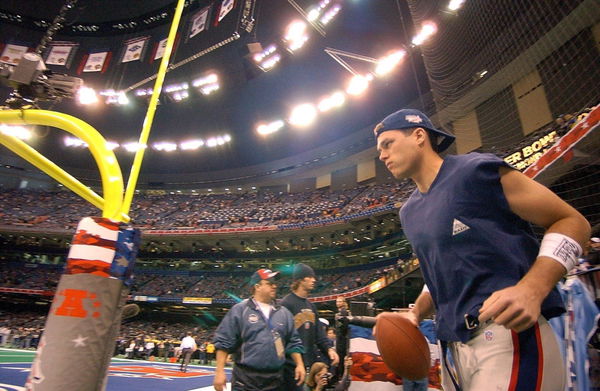 Feb. 3, 2002 &#8211; U.S. &#8211; KRT SPORTS STORY SLUGGED: SUPERBOWL KRT PHOTOGRAPH BY BOB BREIDENBACH/PROVIDEN