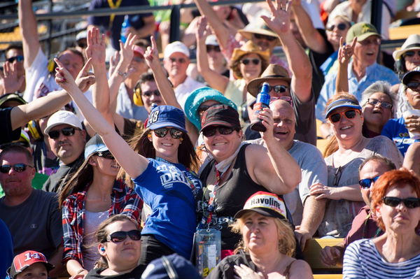 March 14, 2015 &#8211; Avondale, AZ, U.S. &#8211; Avondale, AZ &#8211; Mar 15, 2015: Fans cheer for their drivers duri