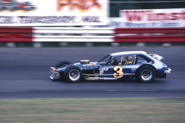 1981 August 07 Friday Ron Bouchard 3 Len Boehler Ford Pinto Modified practices for the 8th Annual