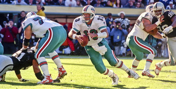 December 6, 1998 &#8211; Oakland, California, U.S &#8211; Oakland Raiders vs. Miami Dolphins at Oakland Alameda