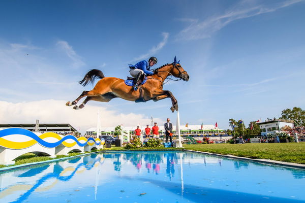 190713 Paul Estermann Schweiz hoppar med h?sten Babylone Des Erables under Falsterbo Derby under d