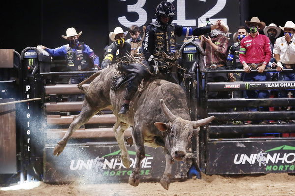 LAS VEGAS, NV &#8211; JUNE 12: Sage Kimzey rides bull Short Pop during the Monster Energy Team Challenge, on June 12, 2020, at