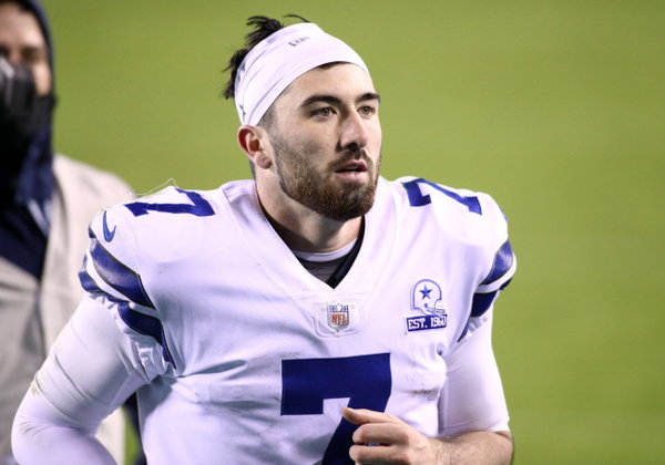 PHILADELPHIA, PA – NOVEMBER 01: Dallas Cowboys Quarterback Ben DiNucci (7) walks off the field after the game between th