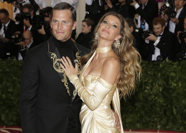 Tom Brady and Gisele Bundchen arrive on the red carpet at The Metropolitan Museum of Art s Costume I