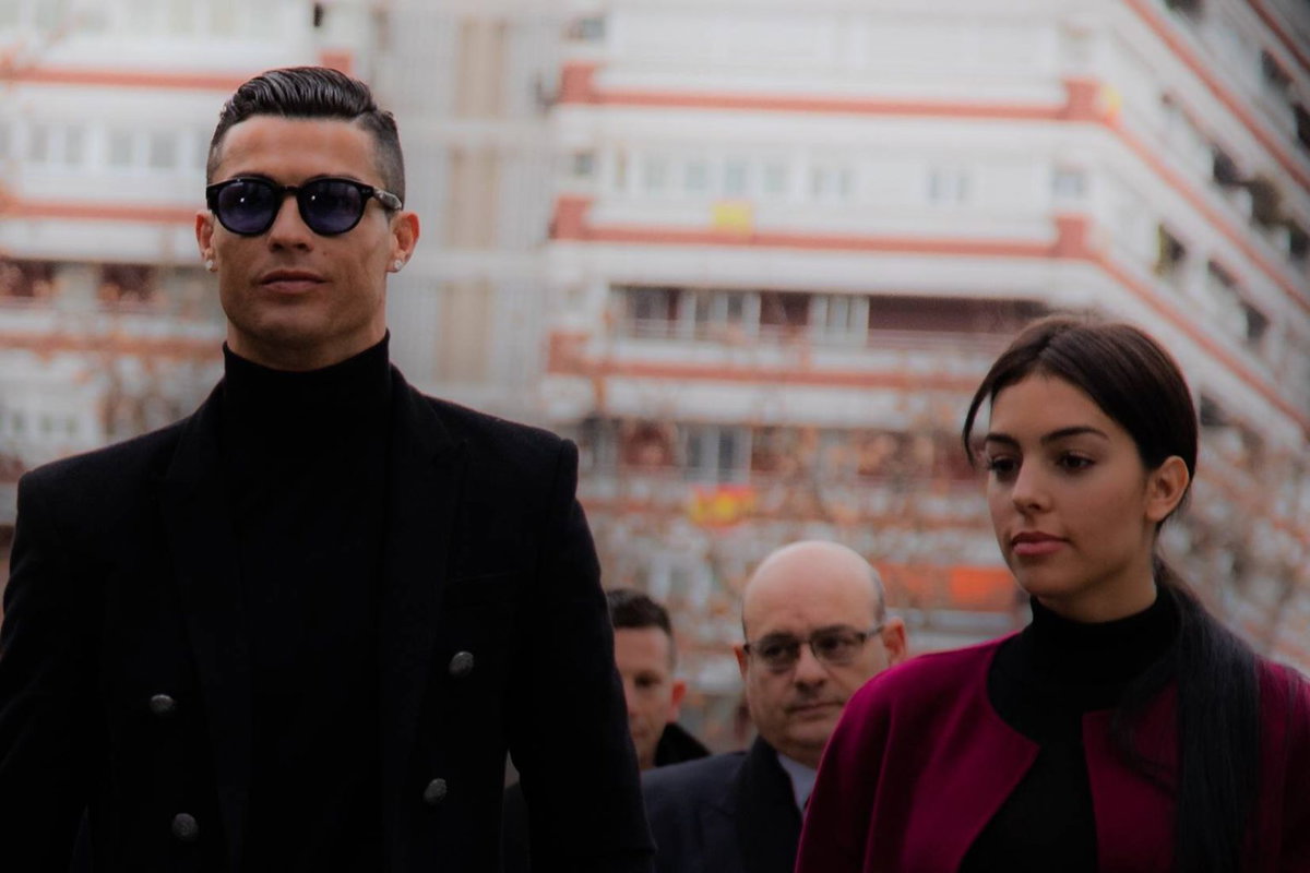 This Year He Gave Me..” – Boasting $500 Million Net Worth and $200 Million  Salary, Cristiano Ronaldo's Gift for Girlfriend Georgina's Birthday Didn't  Cost Him a Penny - EssentiallySports