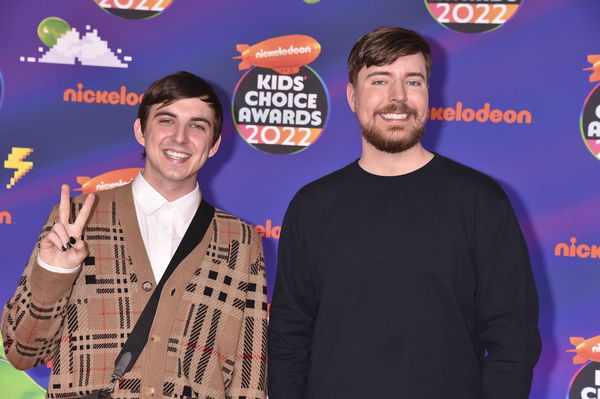 April 9, 2022, Los Angeles, California, USA: Chris Tyson and MrBeast (r) attend Nickeodeon s Kids Choice Awards 2022 at