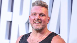 Quarterback Premiere &#8211; LA American sports analyst, former professional wrestling color commentator, professional wrestle