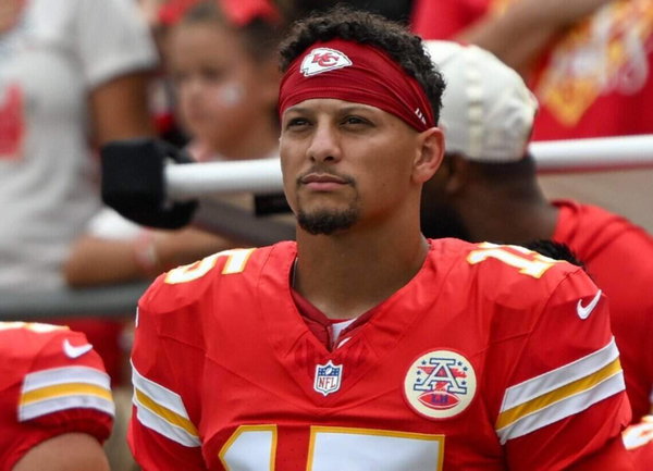 SPORTS-FBN-GREGORIAN-COLUMN-FILEPIC-KC