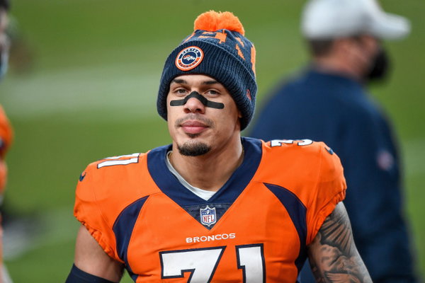 DENVER, CO – JANUARY 03: Denver Broncos free safety Justin Simmons (31) in the bench area during a game between the Denv