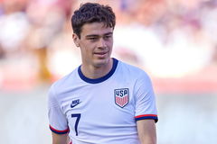DENVER, CO &#8211; JUNE 09: United States forward Gio Reyna (7) looks on in action during an International Friendly, Länderspi
