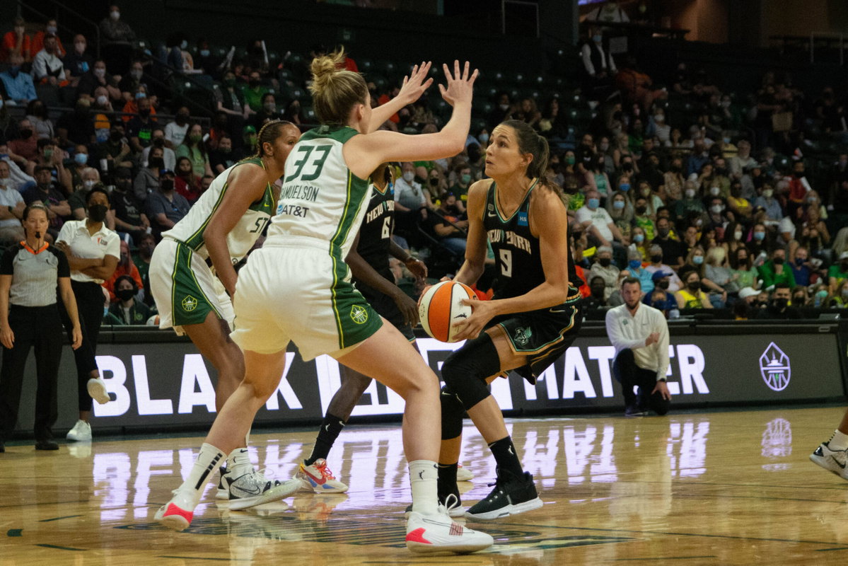 WNBA & NY Liberty Star Rebecca Allen Announces Retirement From Basketball Following 17-Year Career