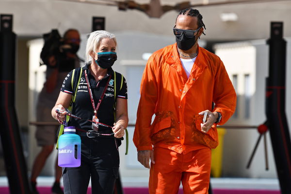 10.12.2021, xekx, Formel 1 FIA, Gro?er Preis von Abu Dhabi 2021 emspor, v.l. Angela Cullen and Lewis Hamilton (Mercedes